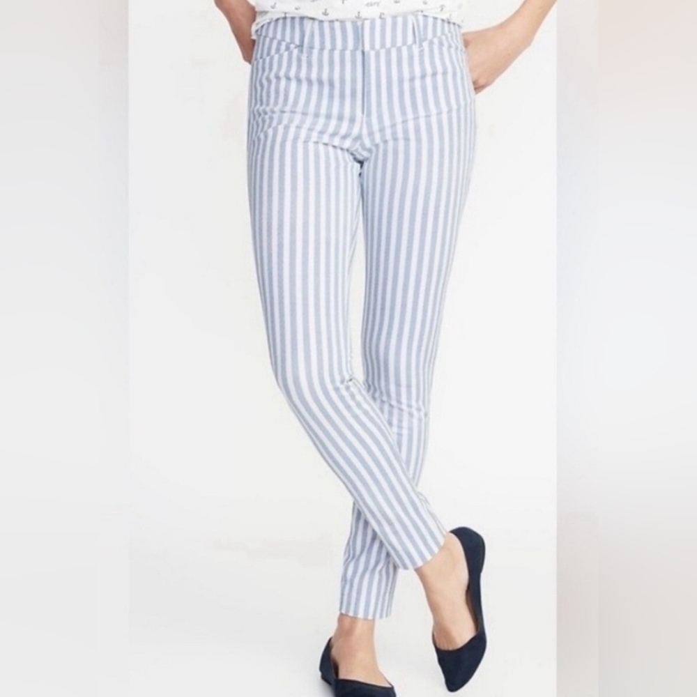 Old Navy Pixie Ankle Blue and White Striped Pants Size 10